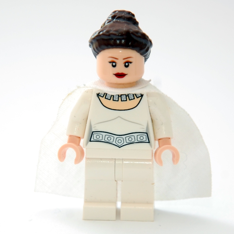 Princesse Leia, robe blanche, cape blanche (Princess Leia, White Robe, White Cape)