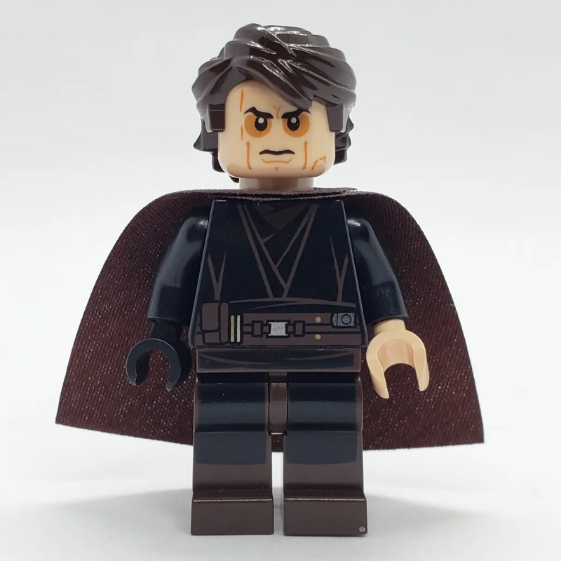 Anakin Skywalker, robe noire, visage en colère avec des yeux ombrés et cape (Anakin Skywalker, Black Robe, Angry Face with Shadowed Eyes and Cape)