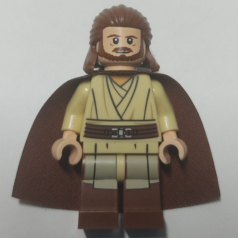 Qui-Gon Jinn, jambes marron rougeâtre imprimées, cape (Qui-Gon Jinn, Printed Reddish Brown Legs, Cape)