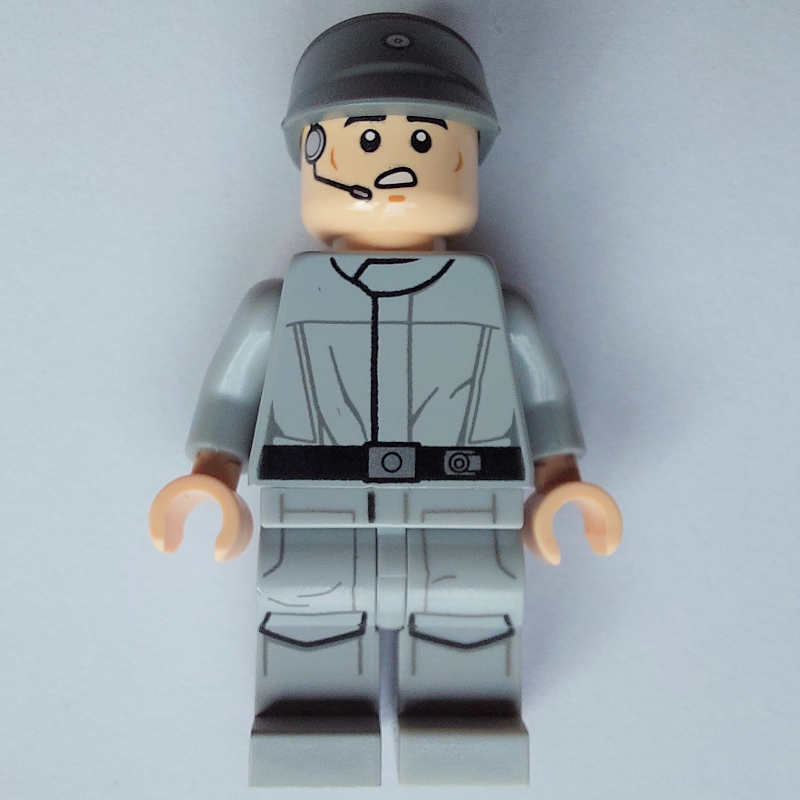 Membre d’équipage impérial, uniforme gris bleuté clair, casquette gris bleuté foncé, bras unis (Imperial Crew, Light Bluish Gray Uniform, Dark Bluish Gray Cap, Plain Arms)