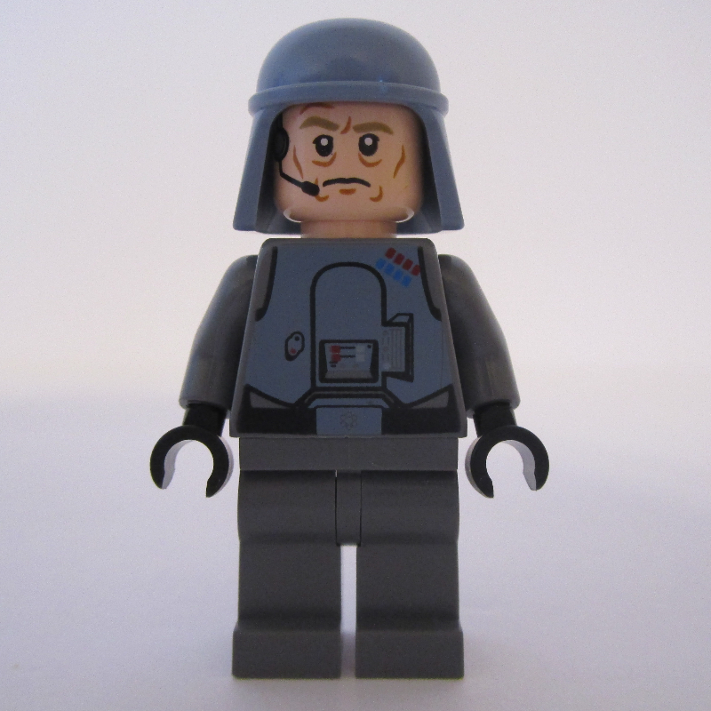 General maximillian veers, casque bleu sable (General Maximillian Veers, Sand Blue Helmet)