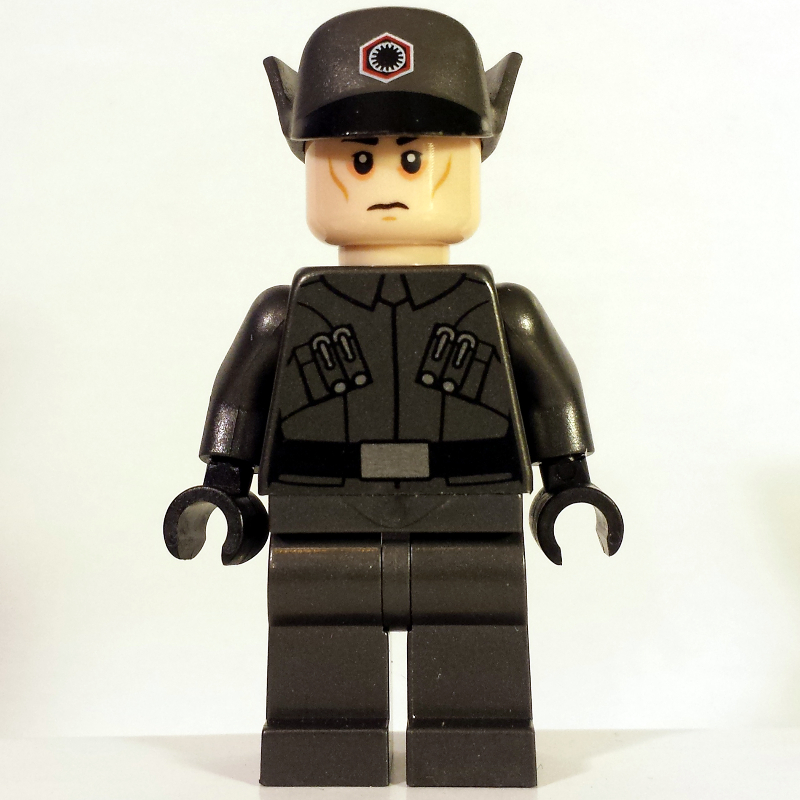 Officier de premier ordre / lieutenant / capitaine (First Order Officer / Lieutenant / Captain)