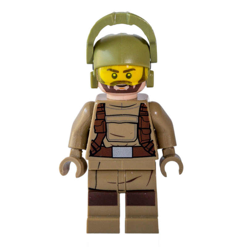 Soldat de résistance, casque vert olive, sweat à capuche beige foncé (Resistance Soldier, Olive Green Helmet, Dark Tan Hoodie)