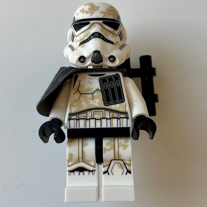 Sandtrooper, épaulière noire, support de cou avec double tenon, bouche ouverte (Sandtrooper, Black Pauldron, Neck Bracket with Double Stud, Open Mouth)
