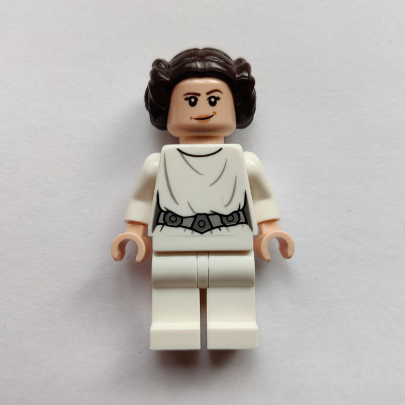 Princesse Leia, robe blanche, cheveux brun foncé, ceinture décorative, tête double face bouche ouverte / sourire (Princess Leia, White Robe, Dark Brown Hair, Decorative Belt, Dual Sided Head Open Mouth / Smile)