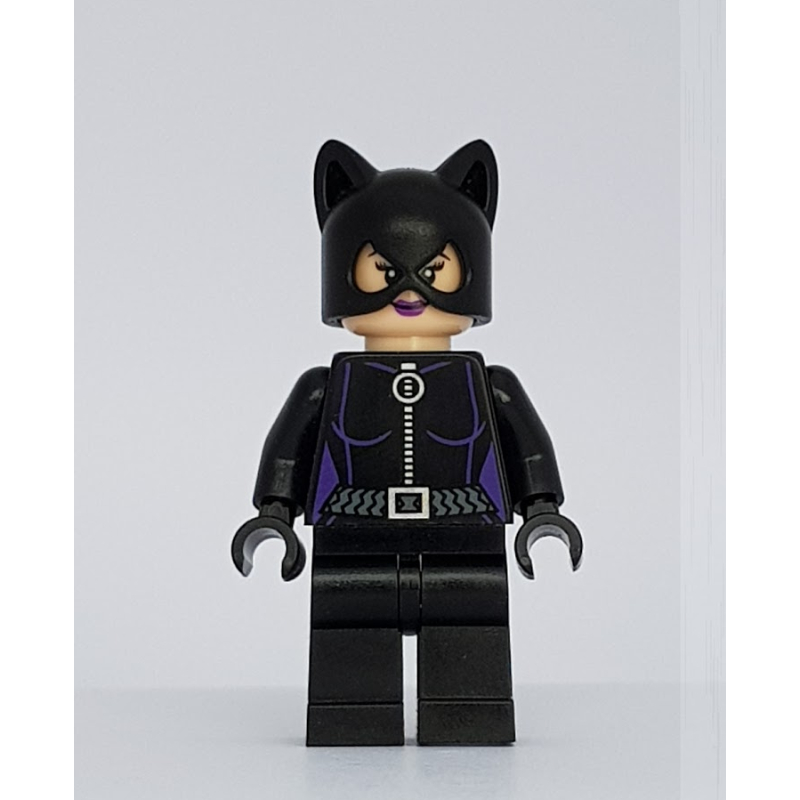 Catwoman avec lèvres pourpre (Catwoman with Purple Lips)