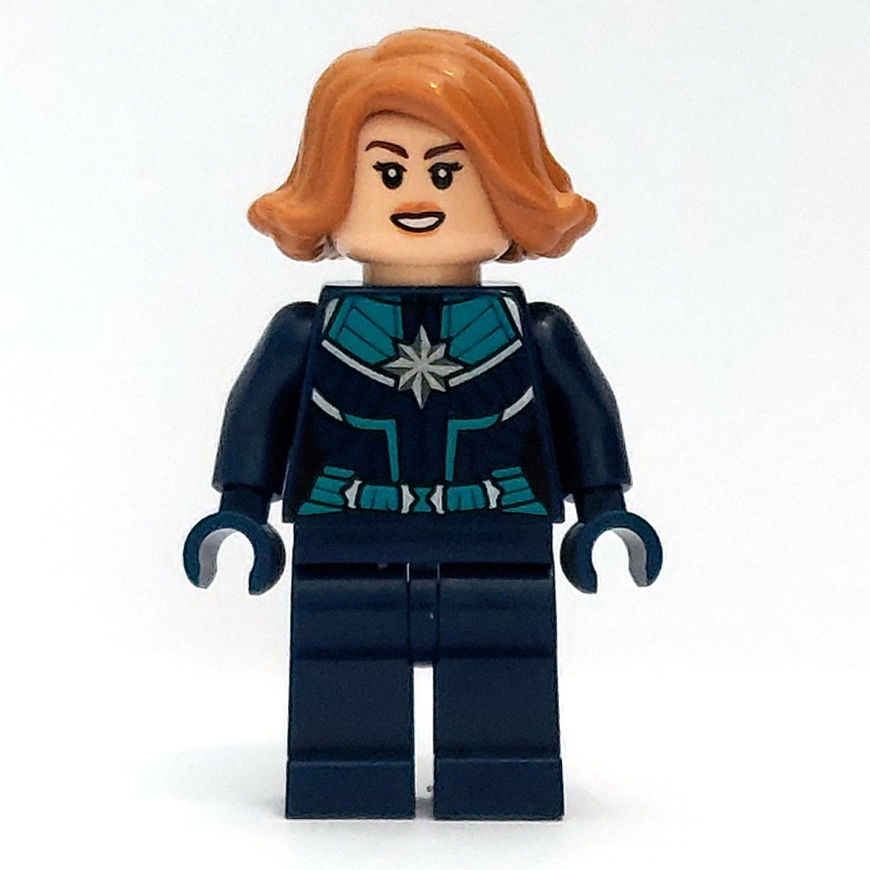Capitaine merveille en kree starforce uniforme (Captain Marvel in Kree Starforce Uniform)