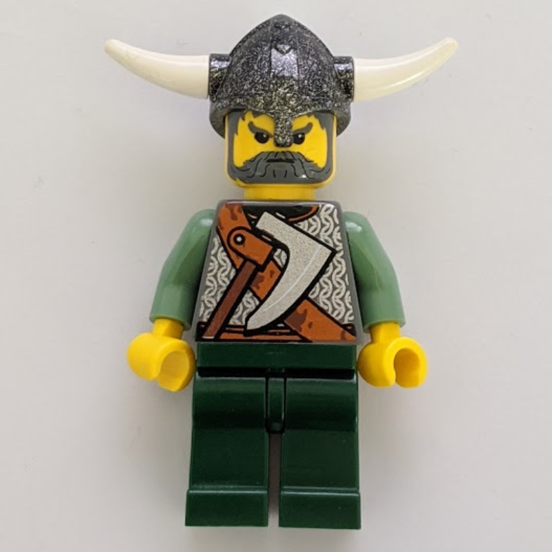 Viking warrior - armure, hache de combat sur le torse, bras vert sable, jambes vert foncé, cheveux gris (Viking Warrior - Armour, Battle Axe on Torso, Sand Green Arms, Dark Green Legs, Gray Hair)