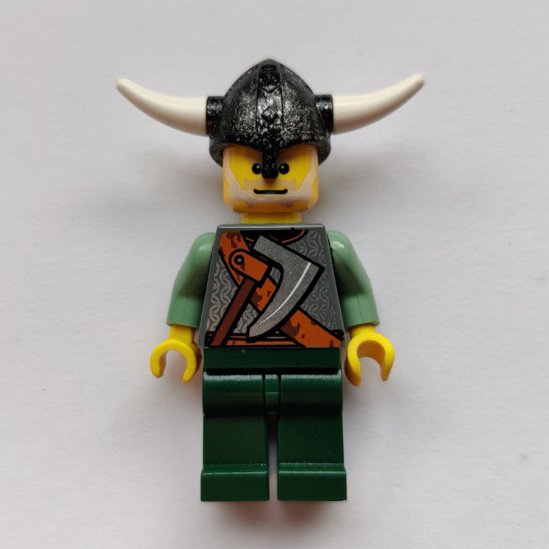Viking warrior - armure, hache de combat sur le torse, bras vert sable, jambes vert foncé, cheveux gris clair (Viking Warrior - Armour, Battle Axe on Torso, Sand Green Arms, Dark Green Legs, Light Gray Hair)