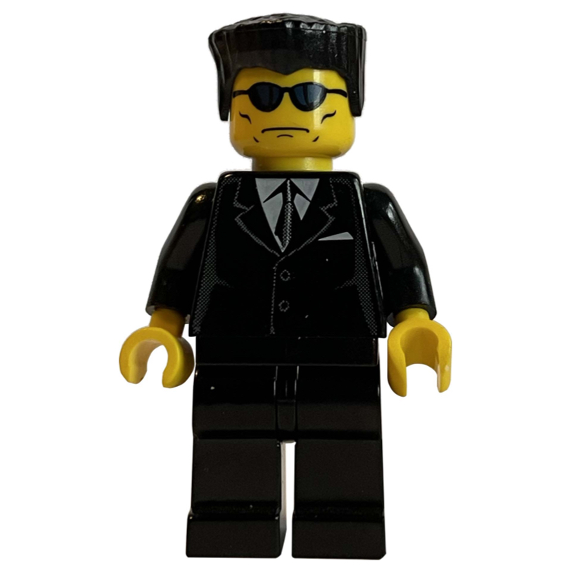 Homme - costume noir, lunettes de soleil (Man - Black Suit, Sunglasses)