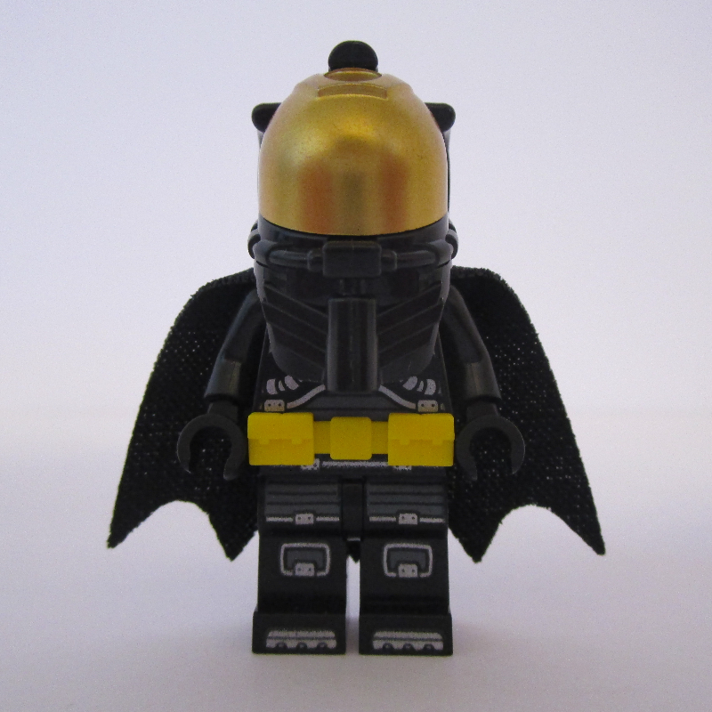 Batman, tenue noire, cape noire, casque spatial (combinaison spatiale) (Batman, Black Suit, Black Cape, Space Helmet (Space Suit))