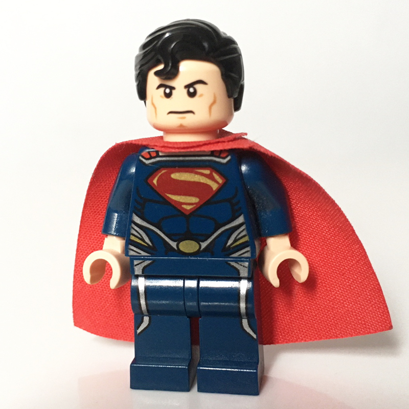 Superman en tenue bleu foncé (homme d'acier) (Superman in Dark Blue Outfit (Man of Steel))