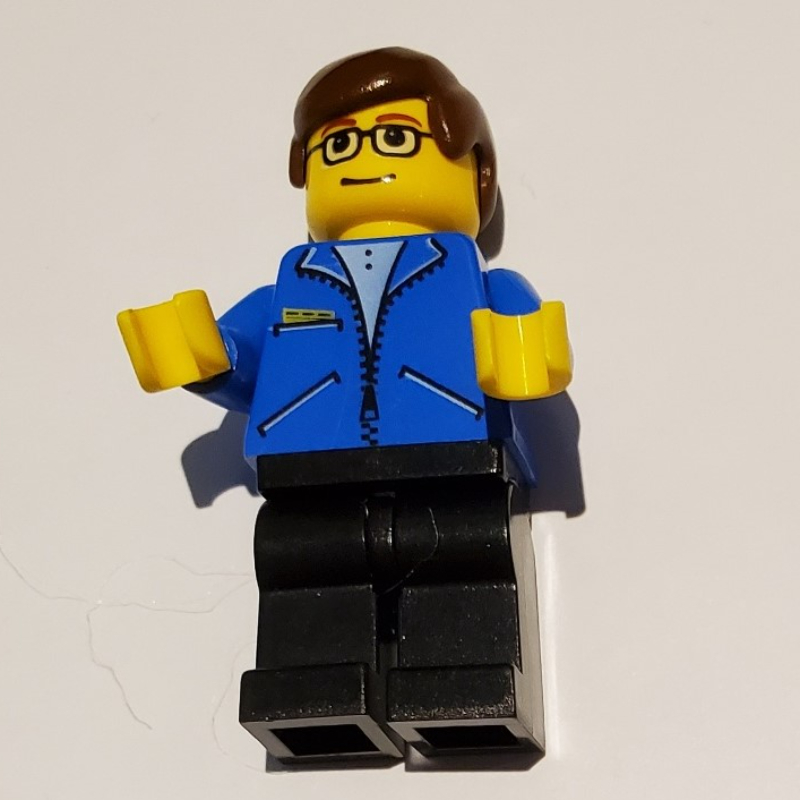 Peter Parker en veste bleue avec deux poches (Peter Parker in Blue Jacket with Two Pockets)