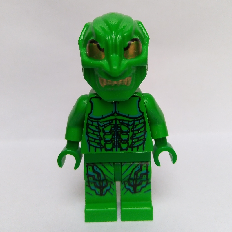 Gobelin vert avec des yeux d'or sur le casque (Green Goblin with Gold Eyes on Helmet)