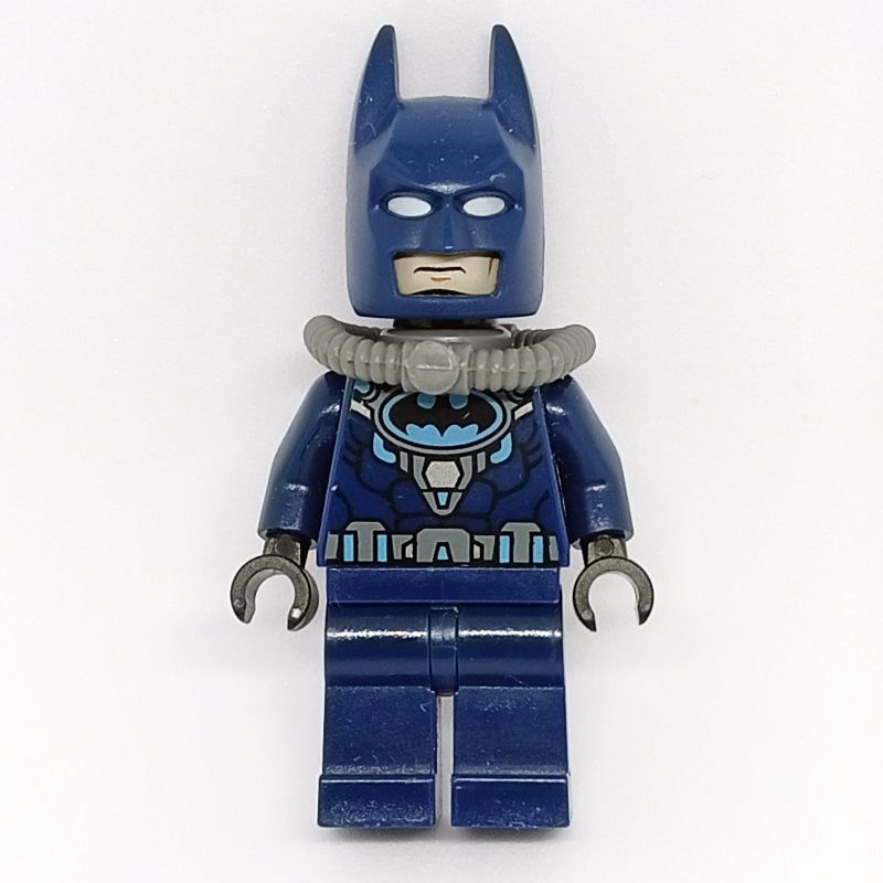 Batman, costume bleu foncé, capot bleu foncé, combinaison de plongée avec bouteille d’air (Batman, Dark Blue Suit, Dark Blue Cowl, Diving Suit with Airtank)