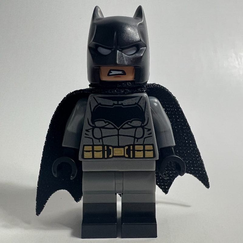 Batman, Dark Bluish Gray Suit, Black Cape and Cowl, Black Head, Black Boots, Large Batman Logo