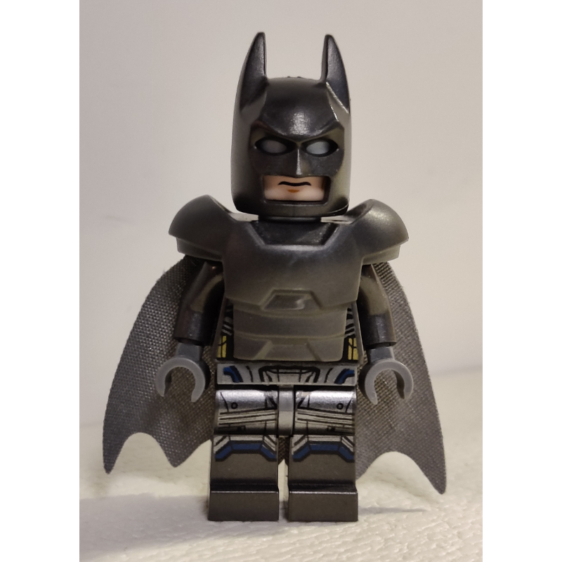 Batman, costume en titane perle, cape gris bleuté foncé, perle gris foncé capot, armure (Batman, Pearl Titanium Suit, Dark Bluish Gray Cape, Pearl Dark Gray Cowl, Armor)