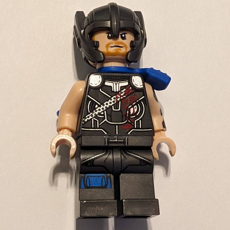 Thor avec fourreau bleu (Thor with Blue Scabbard)