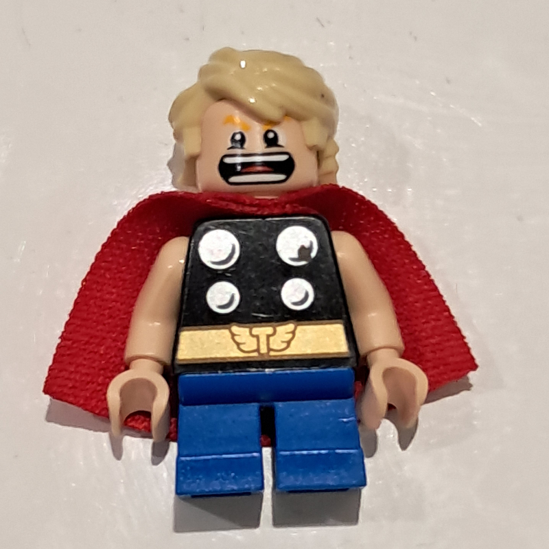 Thor avec jambes courtes (Thor with Short Legs)
