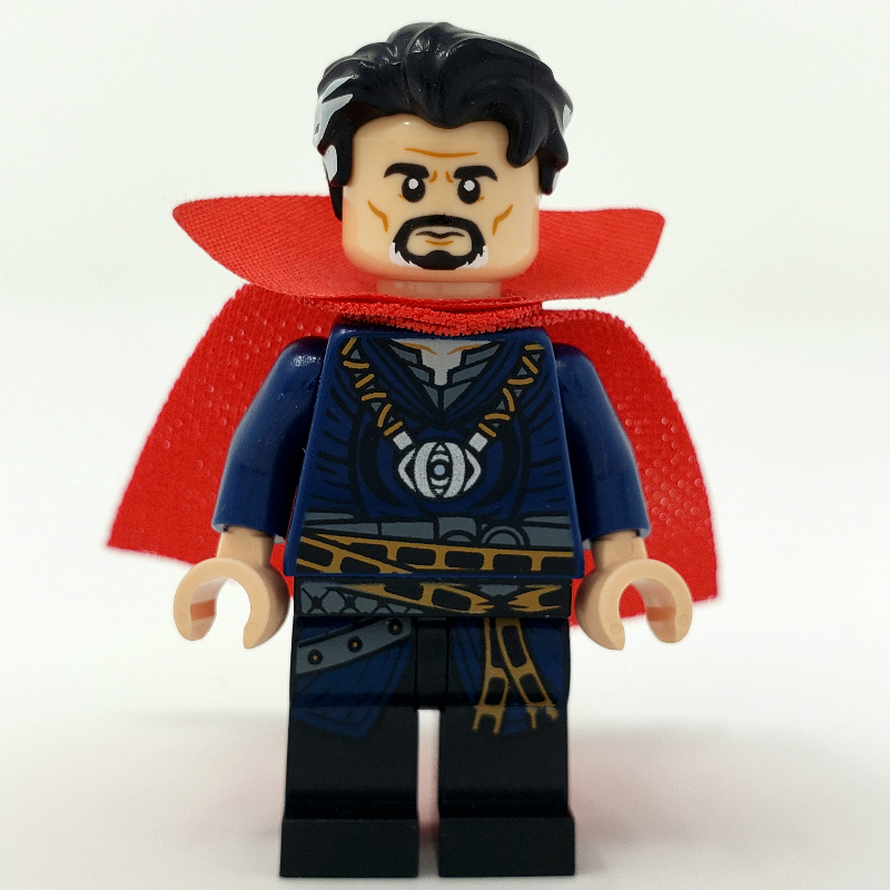 Docteur Strange avec cape rouge et col (Doctor Strange with Red Cape and Collar)