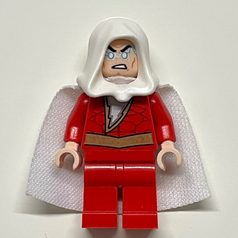 Shazam avec capuche blanche et cape (Shazam with White Hood and Cape)
