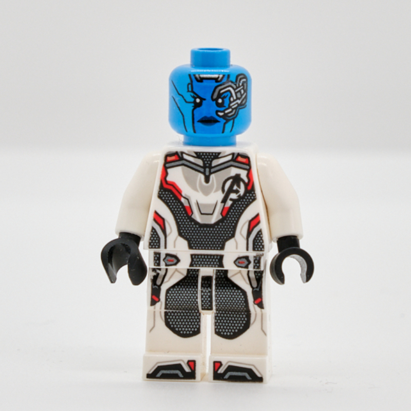 Nebula, costume blanc de technologie de pointe (quantique) (Nebula, White Advanced Tech (Quantum) Suit)