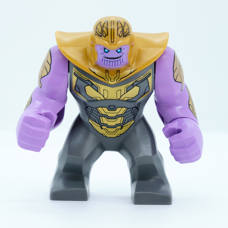 Thanos avec armure d'or sur les armes (gros figuier) (Thanos with Gold Armor on Arms (Big Fig))