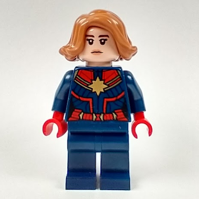 Captain Marvel avec des cheveux nougat moyen (Captain Marvel with Medium Nougat Hair)