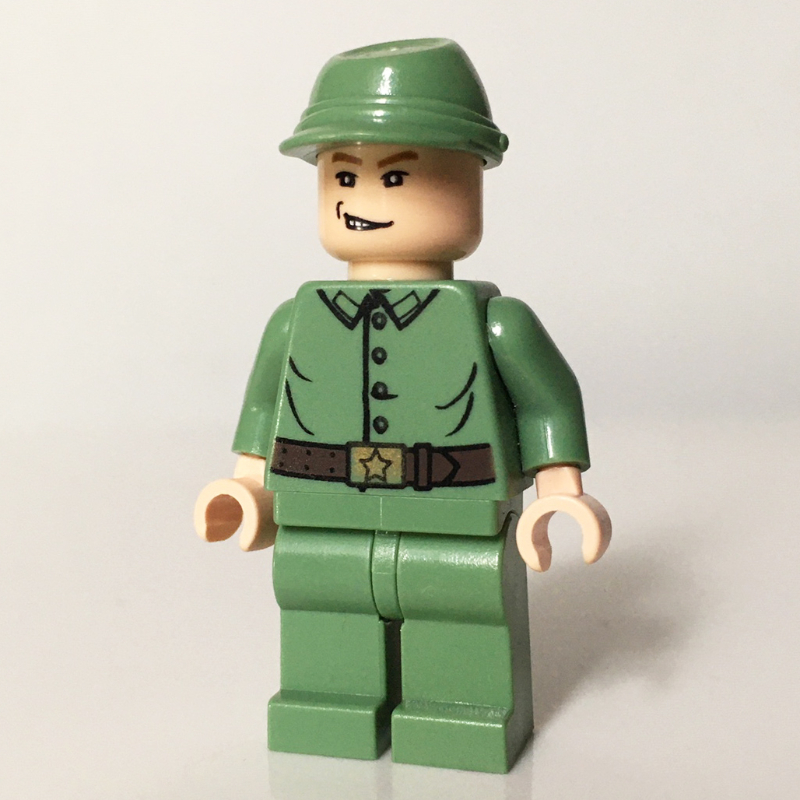 Russe garde avec bouche ouverte sourire (Russian Guard with Open Mouth Smirk)