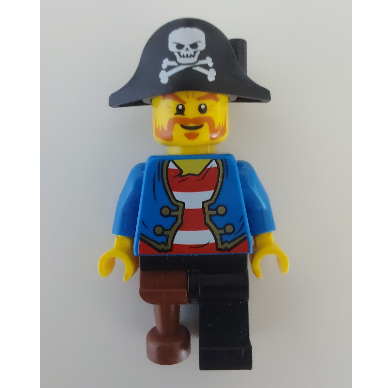 Pirate avec veste bleue sur chemise rayée rouge et blanche, jambe de cheville et chapeau de pirate avec crâne (Pirate with Blue Jacket over Red and White Striped Shirt, Peg Leg, and Pirate Hat with Skull)