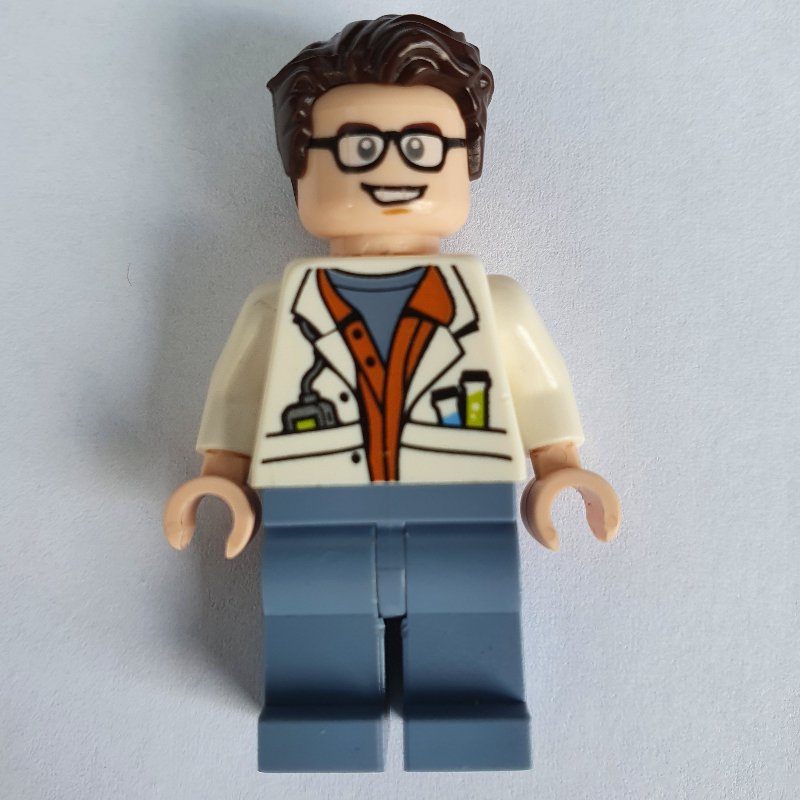 Scientifique avec des cheveux brun foncé et des lunettes (Scientist with Dark Brown Hair and Glasses)