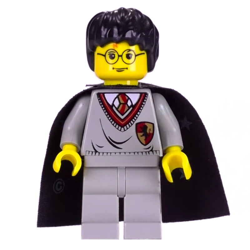 Harry Potter, peau jaune, pull de Gryffondor avec blason, cape avec étoiles (Harry Potter, Yellow Skin, Gryffindor Sweater with Crest, Cape with Stars)