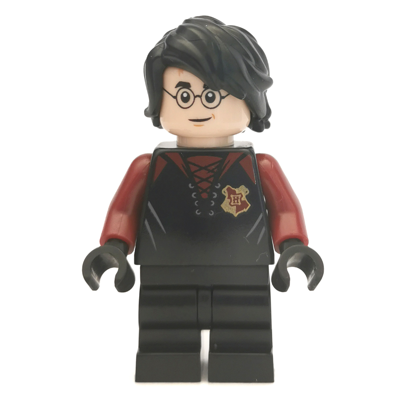 Harry Potter, uniforme de tournoi noir et rouge foncé avec crête de Poudlard, jambes moyennes (Harry Potter, Tournament Uniform Black and Dark Red with Hogwarts Crest, Medium Legs)