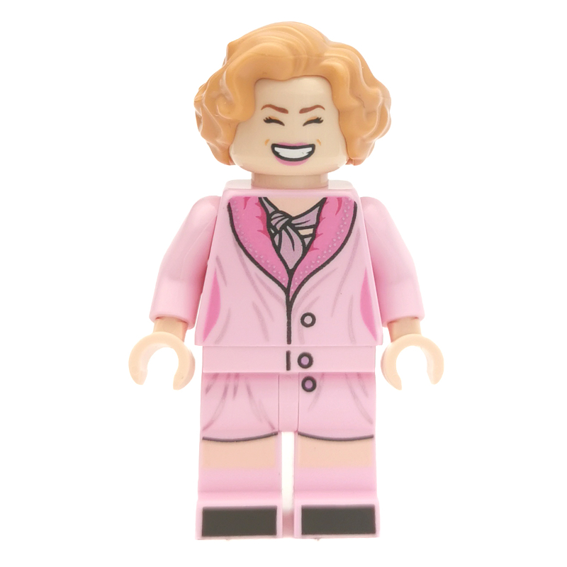 Queenie Goldstein, tenue rose vif (Queenie Goldstein, Bright Pink Outfit)
