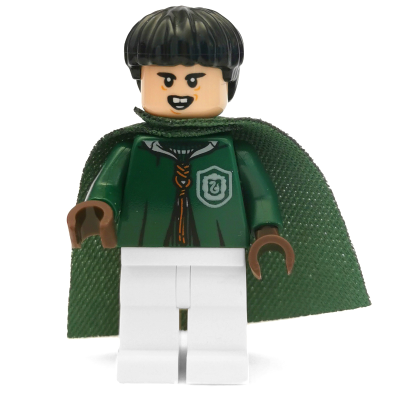 Marcus Flint, uniforme de quidditch Serpentard vert foncé et blanc, coupe bol cheveux (Marcus Flint, Dark Green and White Slytherin Quidditch Uniform, Bowl Cut Hair)