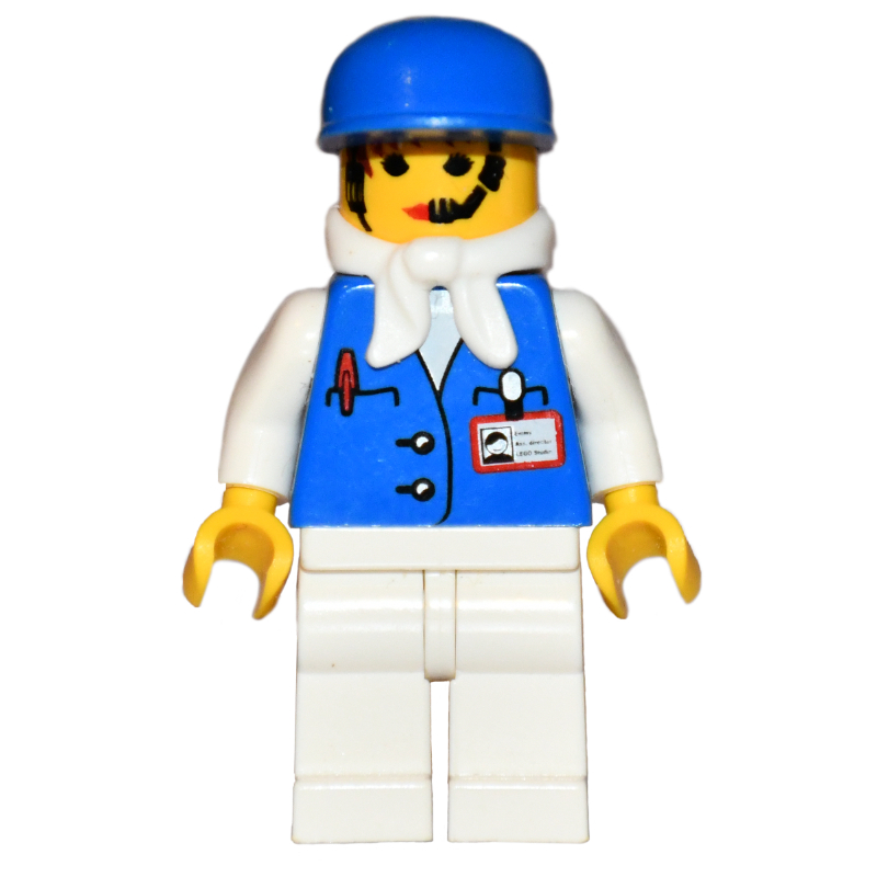 Assistant - femelle, bandana blanc, casquette bleue (Assistant - Female, White Bandanna, Blue Cap)