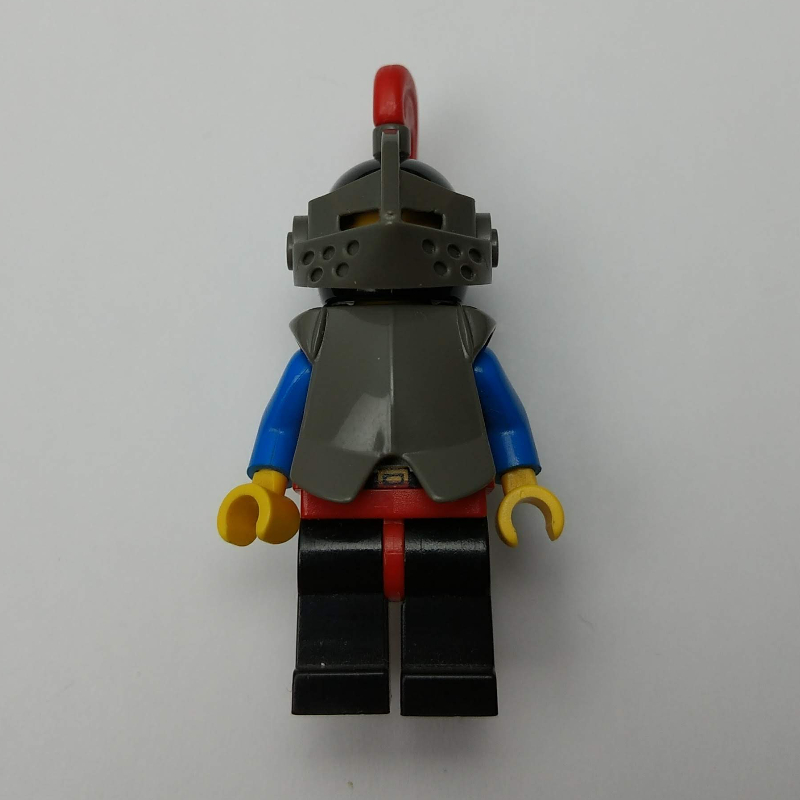 Chevalier (plaque de poitrine sur rouge) - jambes noires, plume rouge (Knight (Breastplate on Red) - Black Legs, Red Plume)