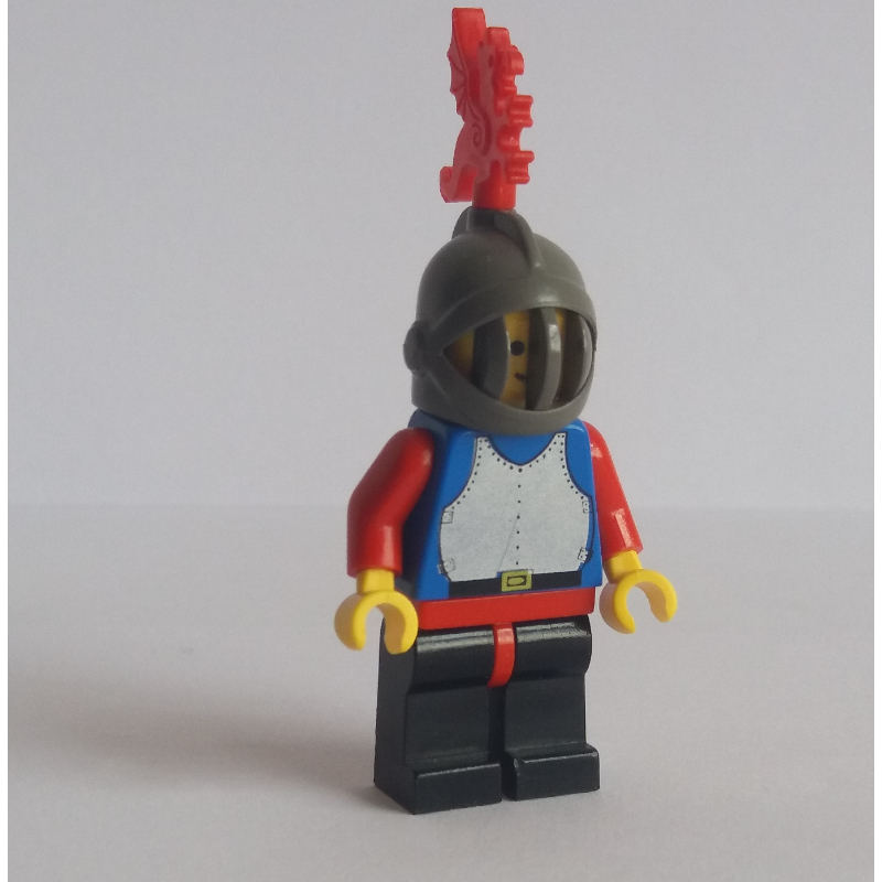 Chevalier (plaque de poitrine sur bleu) - jambes noires, panache de dragon rouge (Knight (Breastplate on Blue) - Black Legs, Red Dragon Plume)