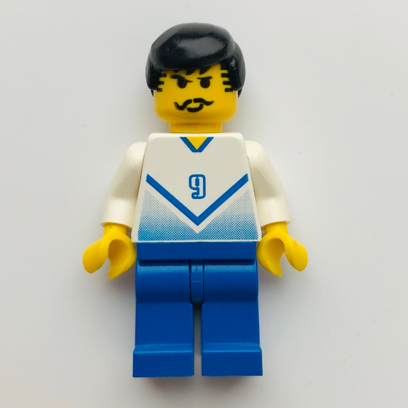 Joueur de football torse blanc, jambes bleues #9 (Soccer Player White Torso, Blue Legs #9)