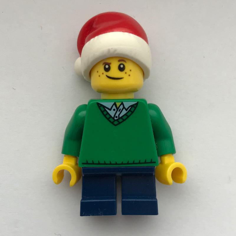 Garçon, pull vert, courtes jambes bleu foncé, chapeau de père Noël (Boy, Green Sweater, Short Dark Blue Legs, Santa Hat)