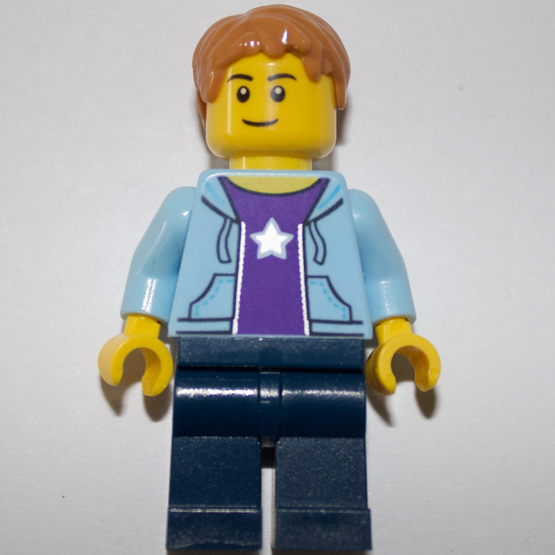 Homme, ouvert sweat à capuche bleu clair sur la chemise violet foncé avec étoile, jambes bleu foncé (Man, Open Bright Light Blue Hoodie over Dark Purple Shirt with Star, Dark Blue Legs)