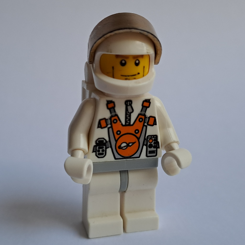 Mars astronaute, lignes de joue et sac à dos (Mars Astronaut, Cheek Lines, and Backpack)