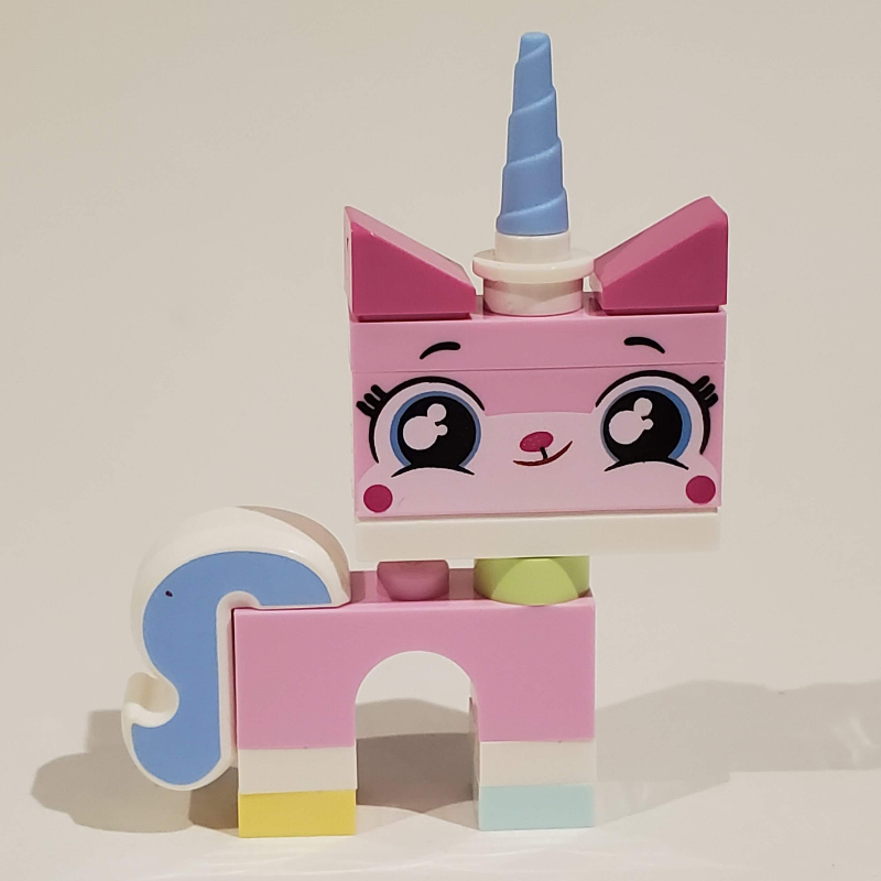 Unikitty, pied vert d’eau léger, bouche fermée, yeux en croissant (Unikitty, Light Aqua Foot, Closed Mouth, Crescent Eyes)
