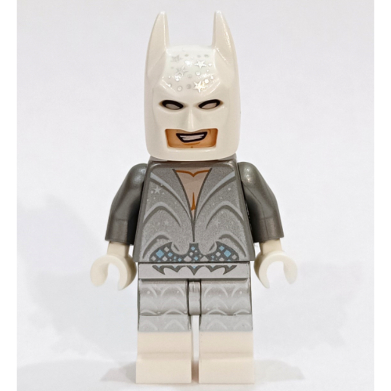 Batman, costume argenté pailleté, cagoule blanche (Batman, Glitter Silver Suit, White Cowl)
