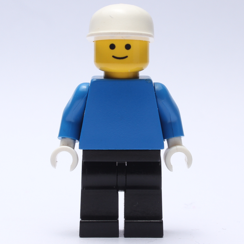 Homme - torse bleu, jambes noires, casquette blanche (Man - Blue Torso, Black Legs, White Cap)