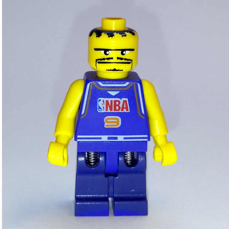 Joueur de basket-ball, torse violet, jambes violettes 9 (Basketball Player, Violet Torso, violet Legs 9)