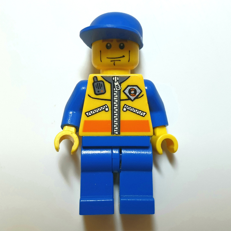 Garde-côte, veste jaune avec fermeture éclair, radio et badge, casquette bleue, lignes de joue (Coast Guard, Yellow Jacket with Zipper, Radio and Badge, Blue Cap, Cheek Lines)