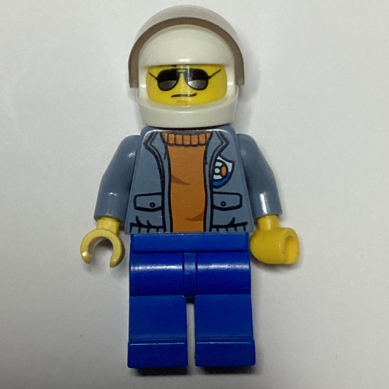 Garde-côte, veste ouverte bleu sable avec badge sur pull orange, casque blanc avec visière, lunettes de soleil (Coast Guard, Open Sand Blue Jacket with Badge over Orange Sweater, White Helmet with Visor, Sunglasses)