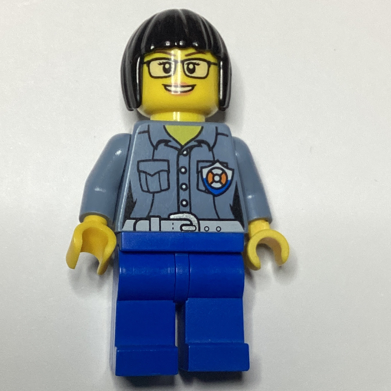 Garde-côte, femme, chemise bleu sable avec badge, lunettes (Coast Guard, Woman, Sand Blue Shirt with Badge, Glasses)