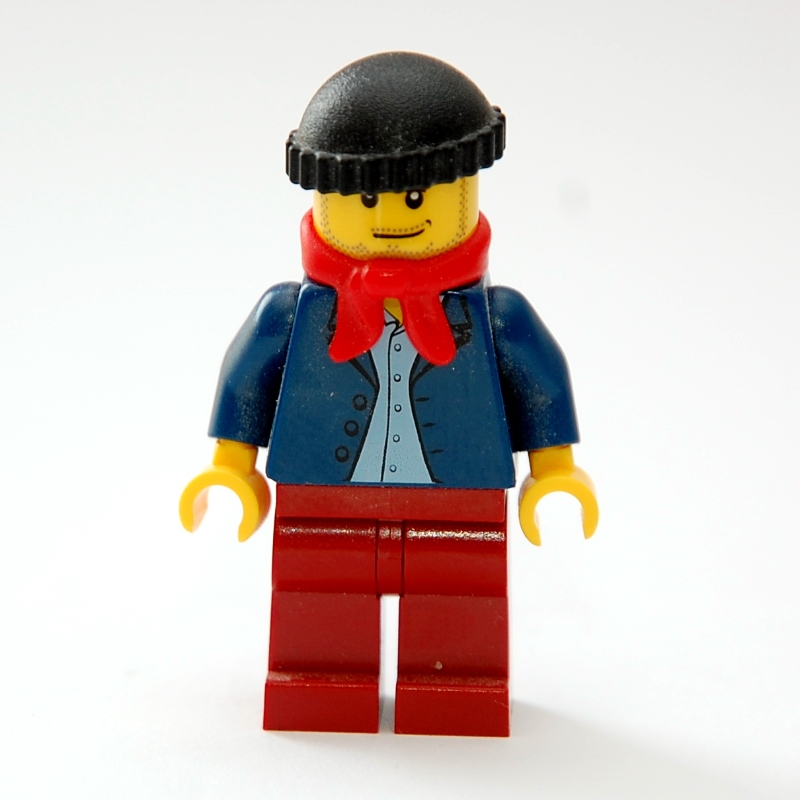 Homme, veste bleu foncé ouverte, jambes rouge foncé, écharpe rouge, chapeau noir, barbe naissante (Man, Open Dark Blue Jacket, Dark Red Legs, Red Scarf, Black Hat, Stubble)